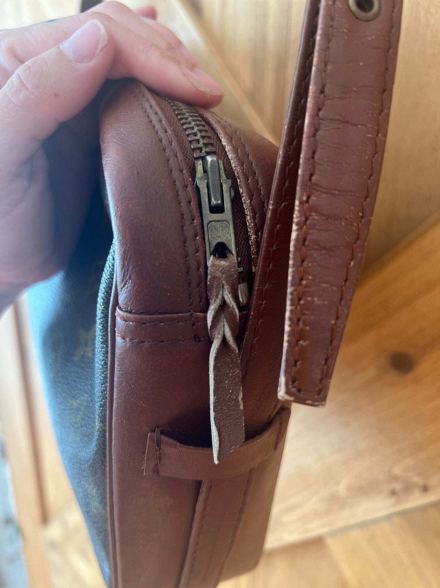 Late 70s LV Sac Bandouliere 30