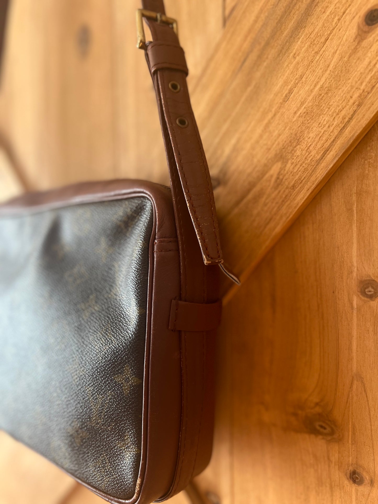 Late 70s LV Sac Bandouliere 30