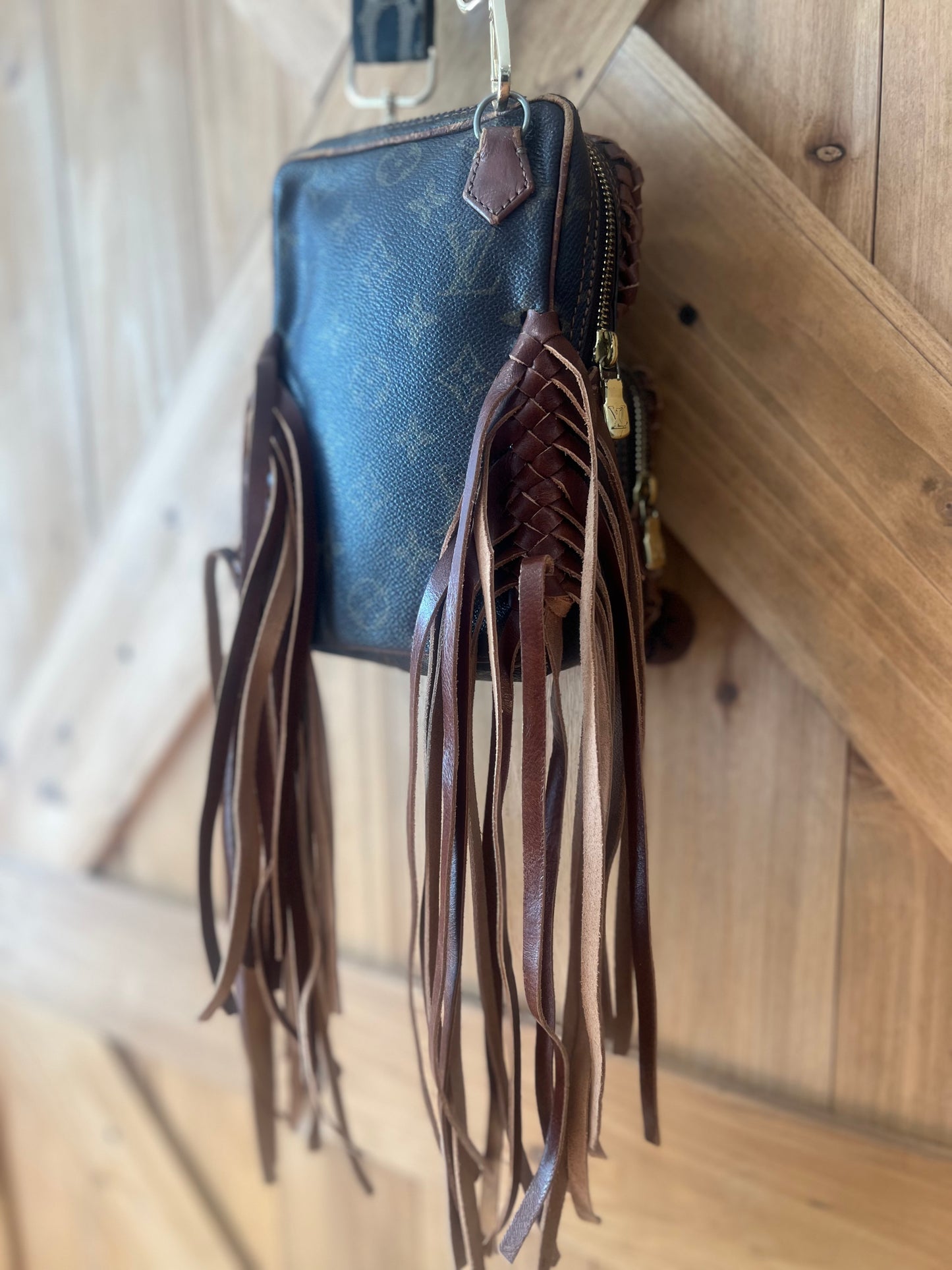 Late 70s LV Amazon PM