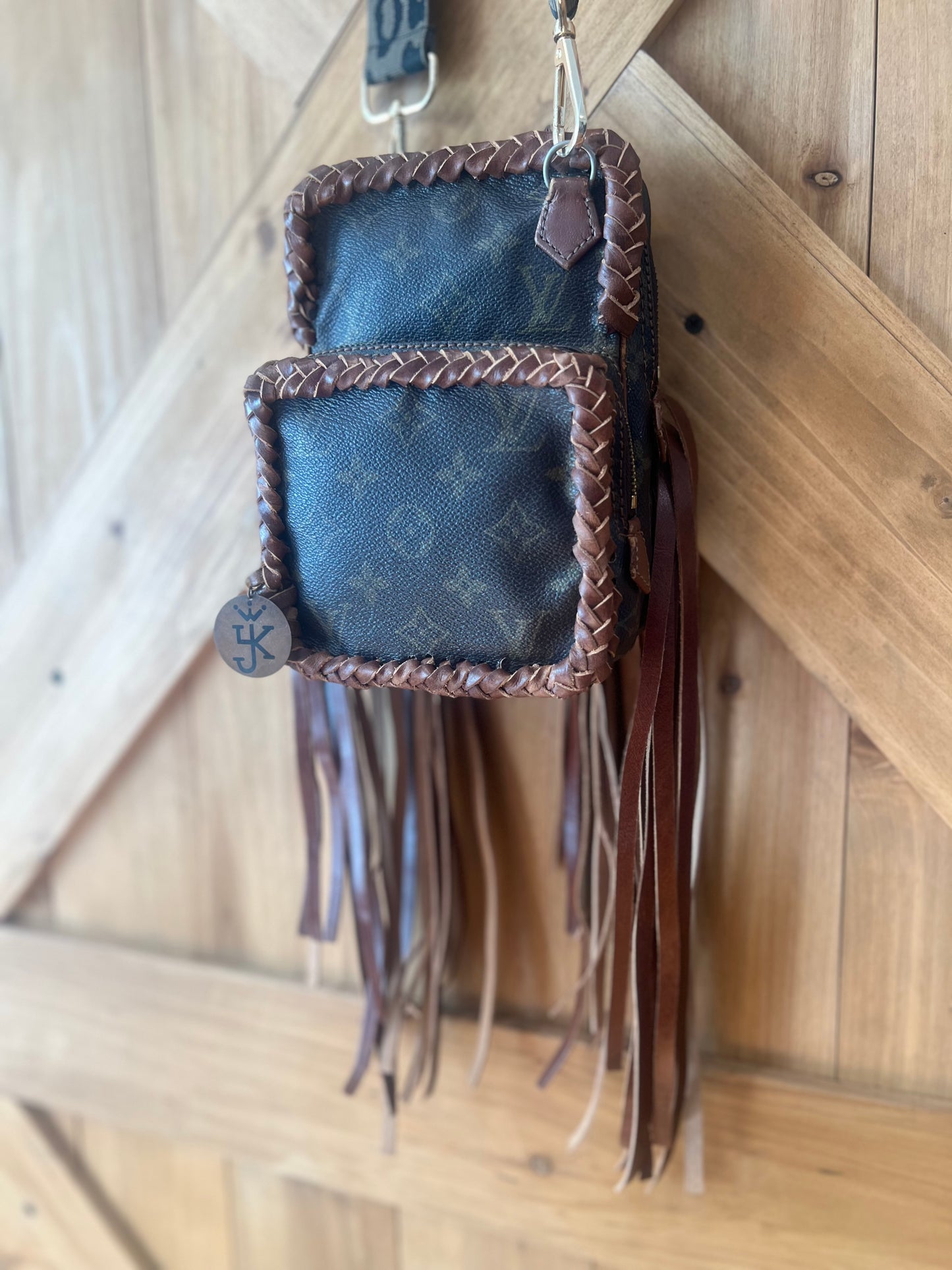 Late 70s LV Amazon PM