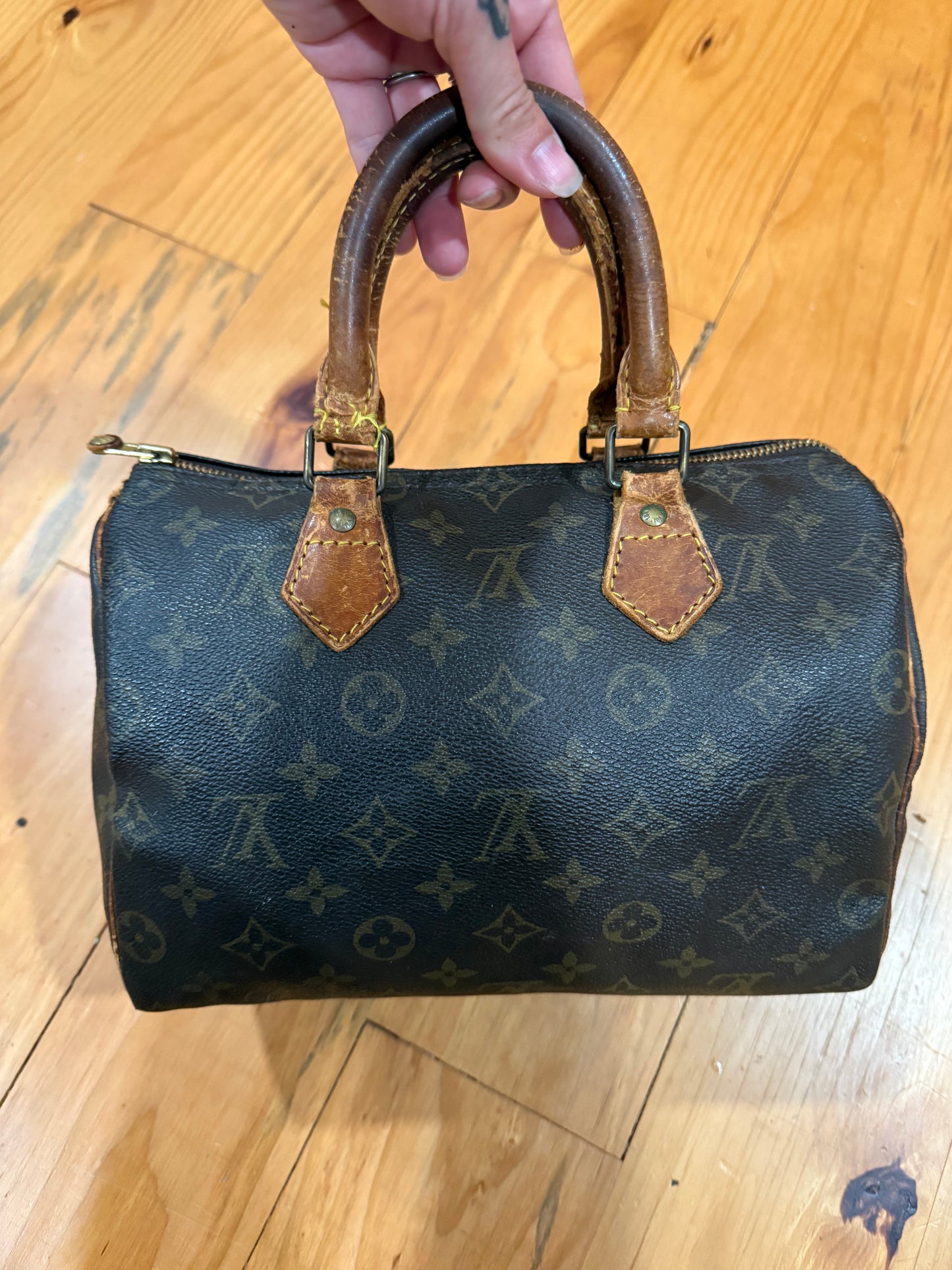 Custom “AVA” Speedy 25 for Frankie