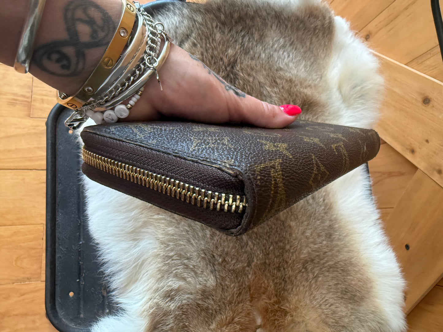 Louis Vuitton Monogram Zippy Wallet