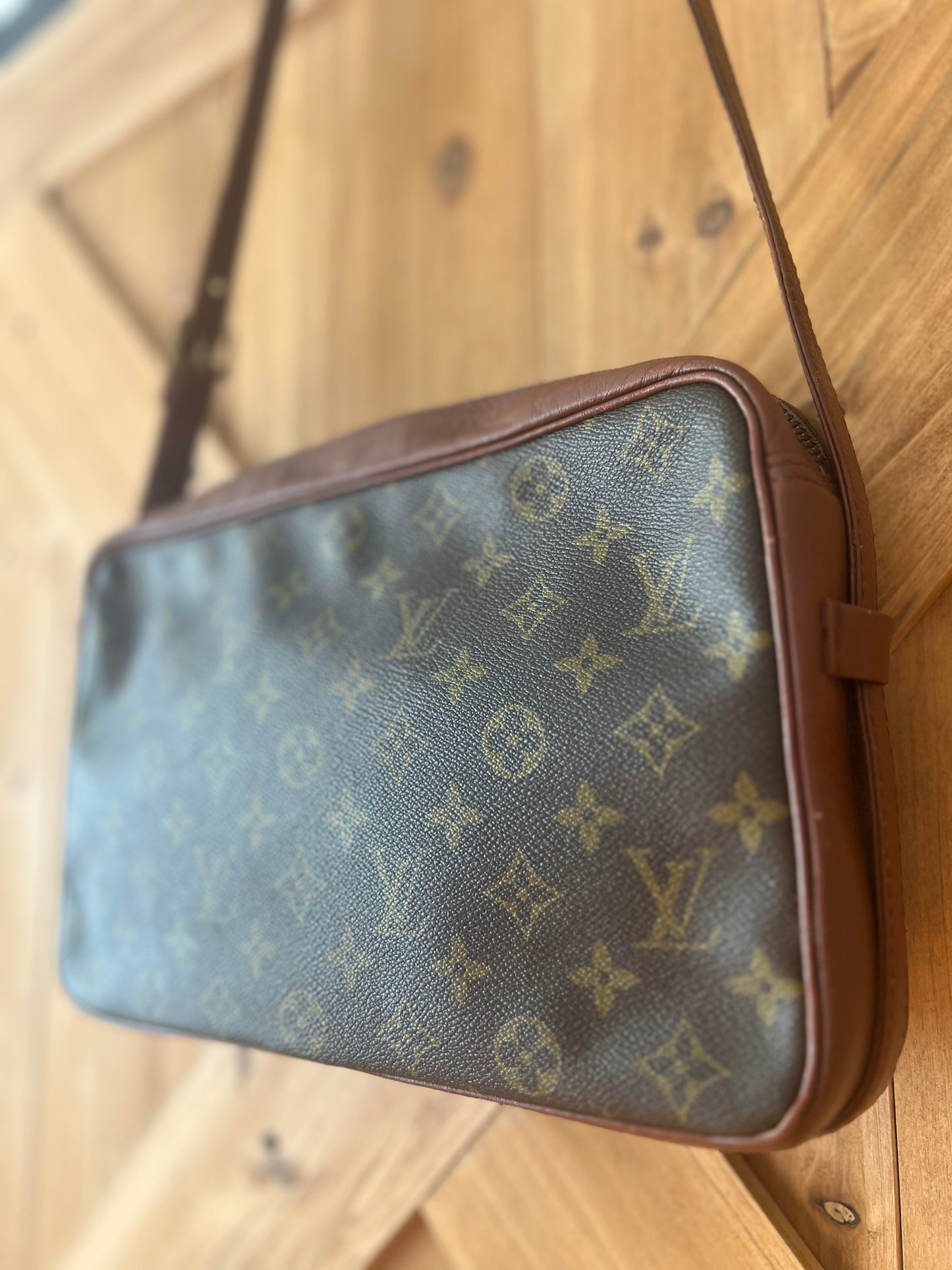 Late 70s LV Sac Bandouliere 30