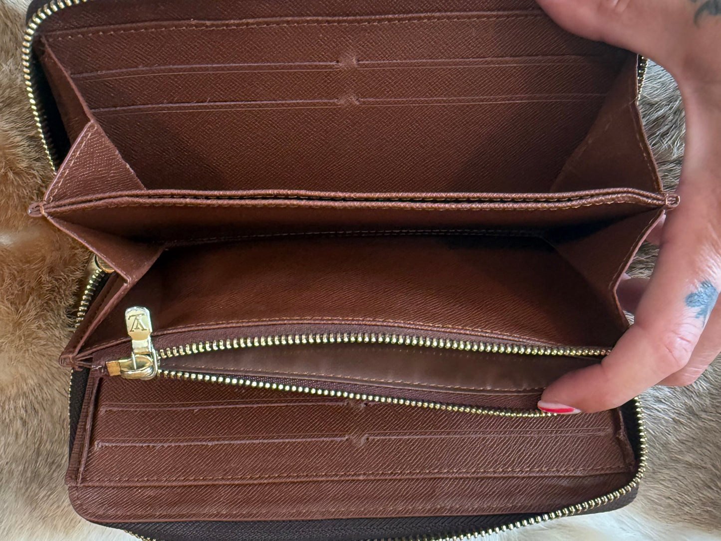 Louis Vuitton Monogram Zippy Wallet