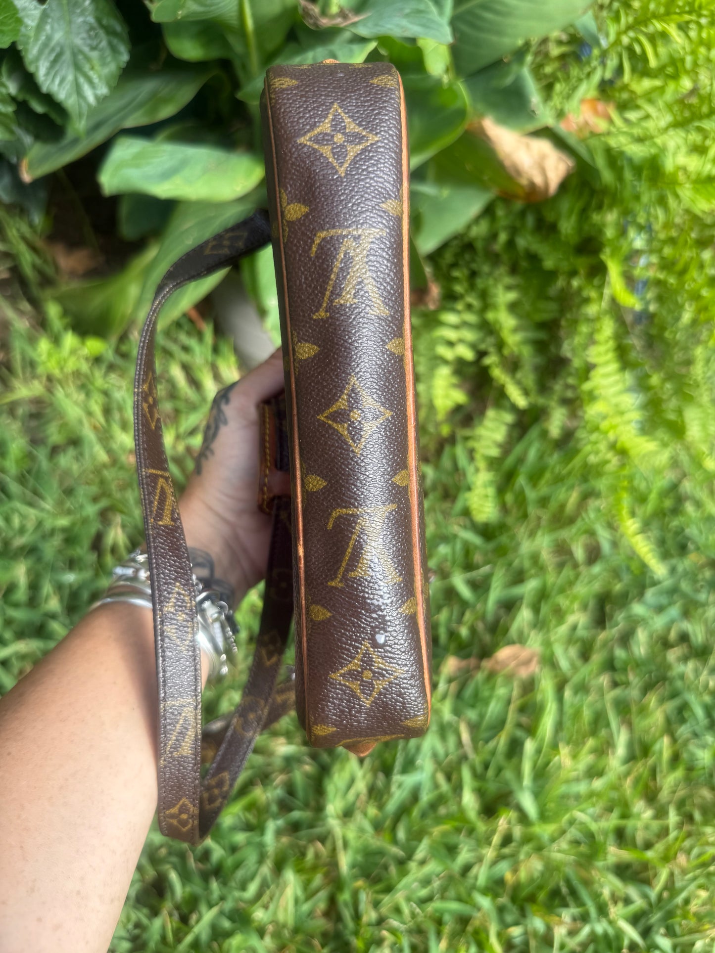 Vintage Louis Vuitton Marly Bandouliere
