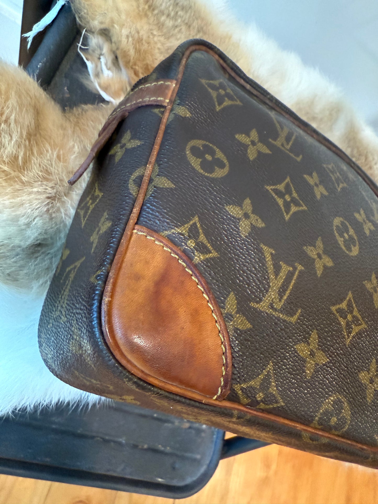 Louis Vuitton Monogram Compiegne 28 Clutch Bag